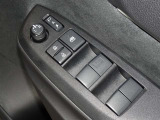 電動格納式ドアミラー・パワーウインドウを装備しています。