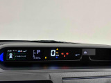 TFTカラ-マルチインフォメ-ションディスプレイ4.2インチの液晶画面に、安全・安心のコンテンツやオ-トエアコンのステ-タスなど、さまざまな運転情報を表示し見やすさにこだわったメ-タ-です♪
