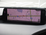マツダコネクトの10.25インチワイドセンターディスプレイです。『Android Auto』『Apple CarPlay』や独自のコネクテッドサービスに対応したインターフェイスシステムです。