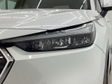 LEDヘッドライトは、点灯の瞬間から最大光量を発揮し、突然暗くなるトンネルなどでの安定感を高めます。