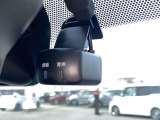 最近、装着率の高いドラレコは万が一の時の記録や、煽り運転の抑制効果もあります☆