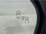 車線変更時の後方確認をアシストしてくれるブラインドスポットモニター!ドアミラーの死角を検知してくれるから車線変更もスムーズです。