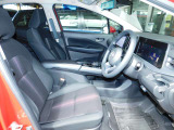 運転席周りです。