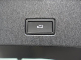 リヤゲートは電動のパワーバックドア。
