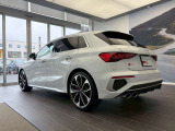 クローム調の4本のテールパイプが、Audi S3のリヤビューをよりスポーティに演出。