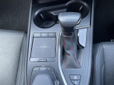 【シフトレバー】シフトの操作がしやすく快適なドライブを楽しんでいただけます