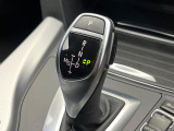 ●MTモード付きAT:通常は自動でおこなわれる変速(ギアチェンジ)をドライバーの操作によって意図的に変えられるシステムです。より一層普段のドライブをお楽しみいただけます!