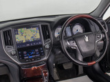 使いやすさや安全性を追求したステアリング周り!高級車ゆえにスイッチ類が多いのも特徴ですね!考え尽くされた配置ですぐに使いこなす事が出来ますのでご安心下さい!是非、体感してみて下さい!!