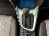 オートマチックシフトレバーは、手になじみ操作しやすい形状で安全運転にもつながります♪
