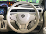インテリアに合わせたデザインのステアリングは、運転される方のことも考え、運転しやすい形状、大きさです。是非一度、実際に触ってお確かめください。