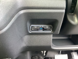 ビルトインタイプの【ETC】で見た目もスッキリ。高速道路の利用にとても便利です。