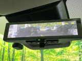 【デジタルインナーミラー】後席の大きな荷物や同乗者で後方が確認しづらい時でも安心!カメラが撮影した車両後方の映像をルームミラー内に表示。クリアな視界で状況の確認が可能です!
