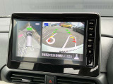 空から見下ろしているような視点で周囲を確認できるアラウンドビューモニター。駐車時にとても便利です。