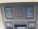 【両側パワースライドドア】スマートキーや運転席のスイッチで後席両側スライドドアの開閉が可能♪電動だから力を入れてドアを開ける必要が無く、小さなお子様でも簡単に開け閉めでき快適です♪
