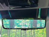 【デジタルインナーミラー】後席の大きな荷物や同乗者で後方が確認しづらい時でも安心!カメラが撮影した車両後方の映像をルームミラー内に表示。クリアな視界で状況の確認が可能です!