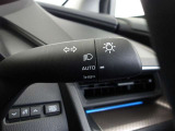 オートライト機能装備です!車外の明るさに応じて、自動的にライトの点灯・消灯をしてくれます♪