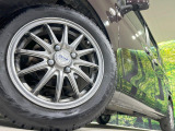 【14インチアルミホイール】外観にマッチしたアルミホイールを装着しております。各種アルミホイールや、スタッドレスタイヤも取扱いしております。是非ご相談ください♪