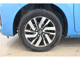 純正なので車に似合うデザインになっていますね。スタッドレスタイヤもご相談下さい。