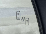 車線変更時の後方確認をアシストしてくれるブラインドスポットモニター!ドアミラーの死角を検知してくれるから車線変更もスムーズです。