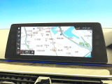 ●純正ナビ:一体感のあるナビは、高級感ある車内を演出してくれます。オーディオ機能も充実しておりますので、運転もより楽しめます♪