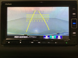 バックでの車庫入れも安心です! リアカメラが付いているバックモニター付のナビを装備しております。操作線もついており距離感も画面から確認できます。