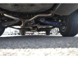 車両後方からの下回りです。マフラー防錆塗装や下回り防錆施工等も可能でございます。