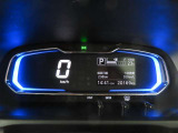視認性の良いスピードメーターです。