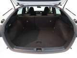 広々としたラゲージスペースを備えています。大きなものや長さのある荷物もしっかりと積み込めます。