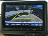 バック駐車が苦手な方や、初めてのお車で不安な方でも後方をナビ画面に映してくれるので、ラクラク停められます。