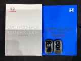 スマートキーは鍵をバッグに入れたままでもドアロックの開閉やエンジンのON・OFFができます。夜間や雨の日も鍵を探さなくて良いので便利です。