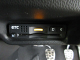 ETC付。高速道路の料金所はキャッシュレスで通過です。サービスエリア等にあるスマートインターの出入りも利用可能でとっても便利。ご納車後すぐにお使い頂けるようセットアップしてのお渡しとなります。