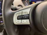 ステアリングにオーディオ操作スイッチが付いています。オーディオ画面に直接タッチしなくても操作が出来ますので、運転に集中できます。