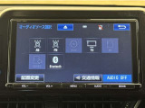 Bluetooth対応、CD/DVD再生機能付き。お好きな音楽を聴きながらのドライブは楽しいですよね〜♪