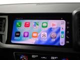 アップルカープレイやアンドロイドオート機能を利用して、アウディ車とお手持ちのスマートフォンを直接接続できる「アウディスマートフォンインターフェイス」が装備されております。
