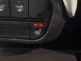 運転席側にはシートヒーターが付いています!寒い日に便利な装備ですね。