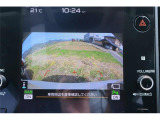 バックモニター付ですので、車庫入れも駐車もラクラクです。