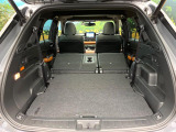 後席を格納すると、これだけの広さが!シーンに合わせたシートアレンジで、大きな荷物も積むことが出来ます♪