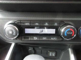 プッシュ式ヒーターコントロール(オートエアコン)です。
