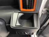 【運転席側ドリンクホルダー】