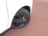 155/65R14タイヤ+専用アルミホイールです。スタッドレスタイヤや各種オプションのご注文も承っております(^^)!