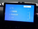 ディスプレイオーディオを装備。スマホとクルマをつなぐことで、これまでのナビに加えて、いろいろなサービスが楽しめます。