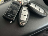 インテリジェントキーでドアの開閉ラクラク!キーを取り出して開ける必要が無いので、荷物を持っている時や、雨の日は便利ですよ!