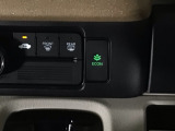 ★ECONスイッチ★ エコドライブを加速しよう!スイッチをONにすると、運転の仕方によるロスを抑え込み燃費をよくするようクルマが頑張ります(*^ー^*)燃費向上にチャレンジ♪