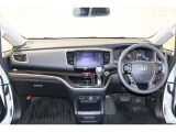 操作性に優れた運転席となります!小物入れや各ボタンの配置にこだわり、使いやすいです!座り心地もよく視認性も良好なのでロングドライブもお任せ下さい!