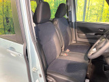 運転席シート廻りは使用感も少なく、良好な状態となっています。前オーナー様が丁寧に使っていたことがよくわかりますね。