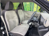 運転席シート廻りは使用感も少なく、良好な状態となっています。前オーナー様が丁寧に使っていたことがよくわかりますね。