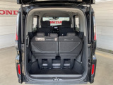 荷室は、買い物はもちろんレジャー・旅行でも充分なスペースがあります。