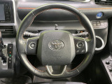 【純正革巻きステアリング】上質な革を使用することで、手にしっかり馴染みとても運転しやすいハンドルです♪
