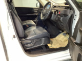 シートはフィット性も良く、楽な運転姿勢を保てます。