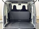 バックドアを開けると荷物スペースです!